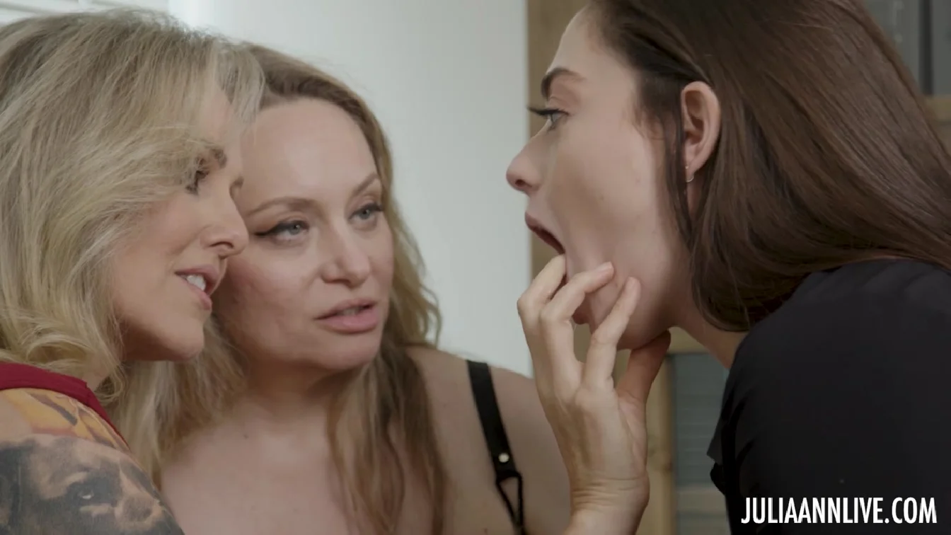 Preview of JuliaAnnLive Aiden Starr And Sophia Burns Cougar HR Discipline XXX
